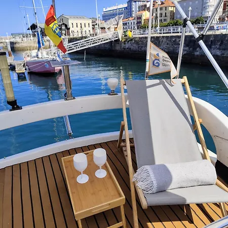 Boat Cardeli * Gijon